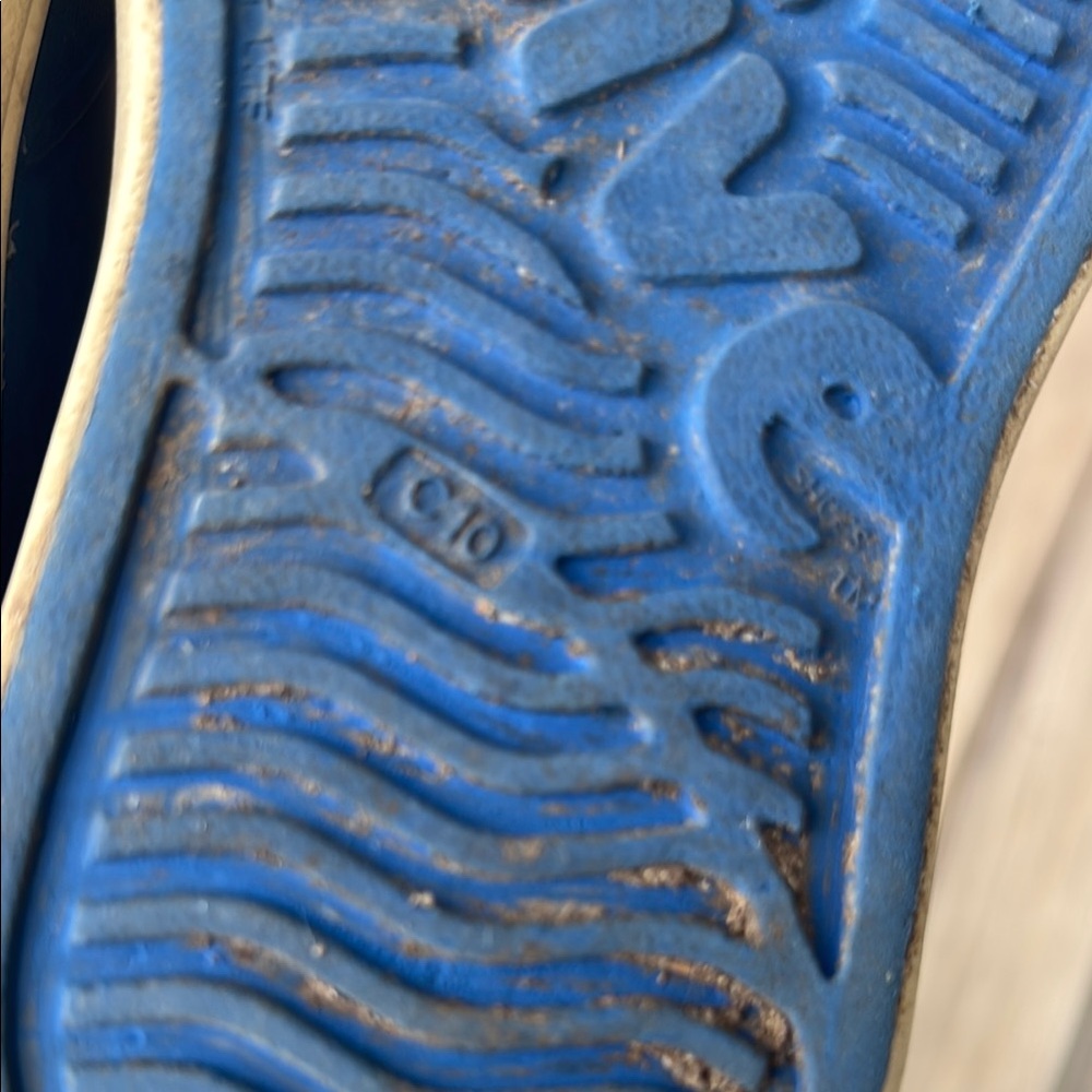 Native Shoes - Picture 4 of 4